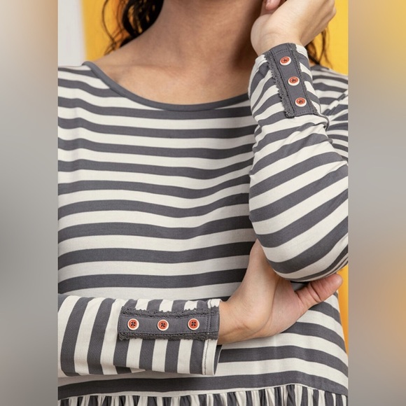 MATILDA JANE Lets go together Lets Connect tee top SIZE XS - Picture 4 of 5